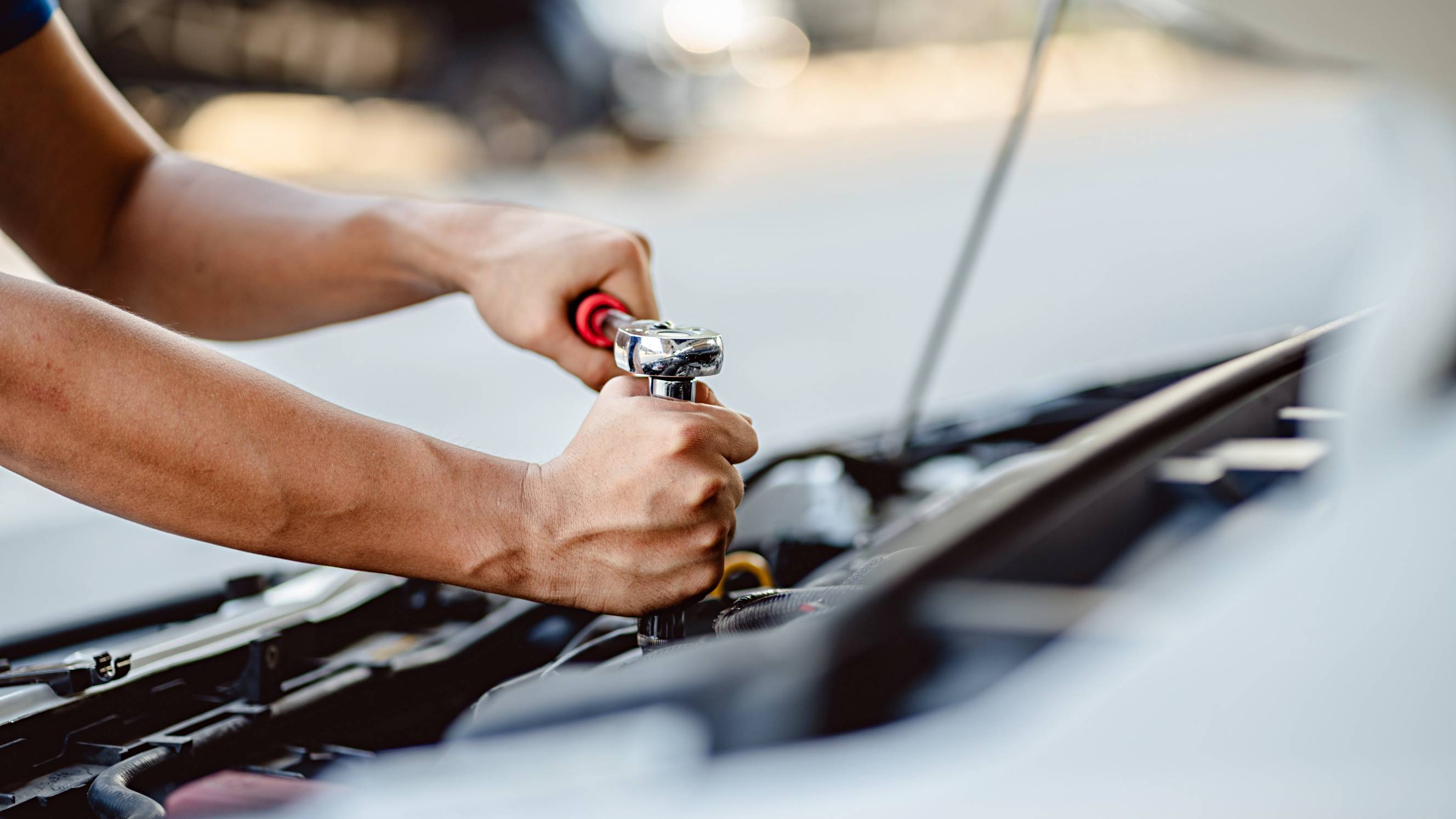 Auto mit Motorschaden verkaufen in Köln, Bonn &amp; NRW – Schnell &amp; fair