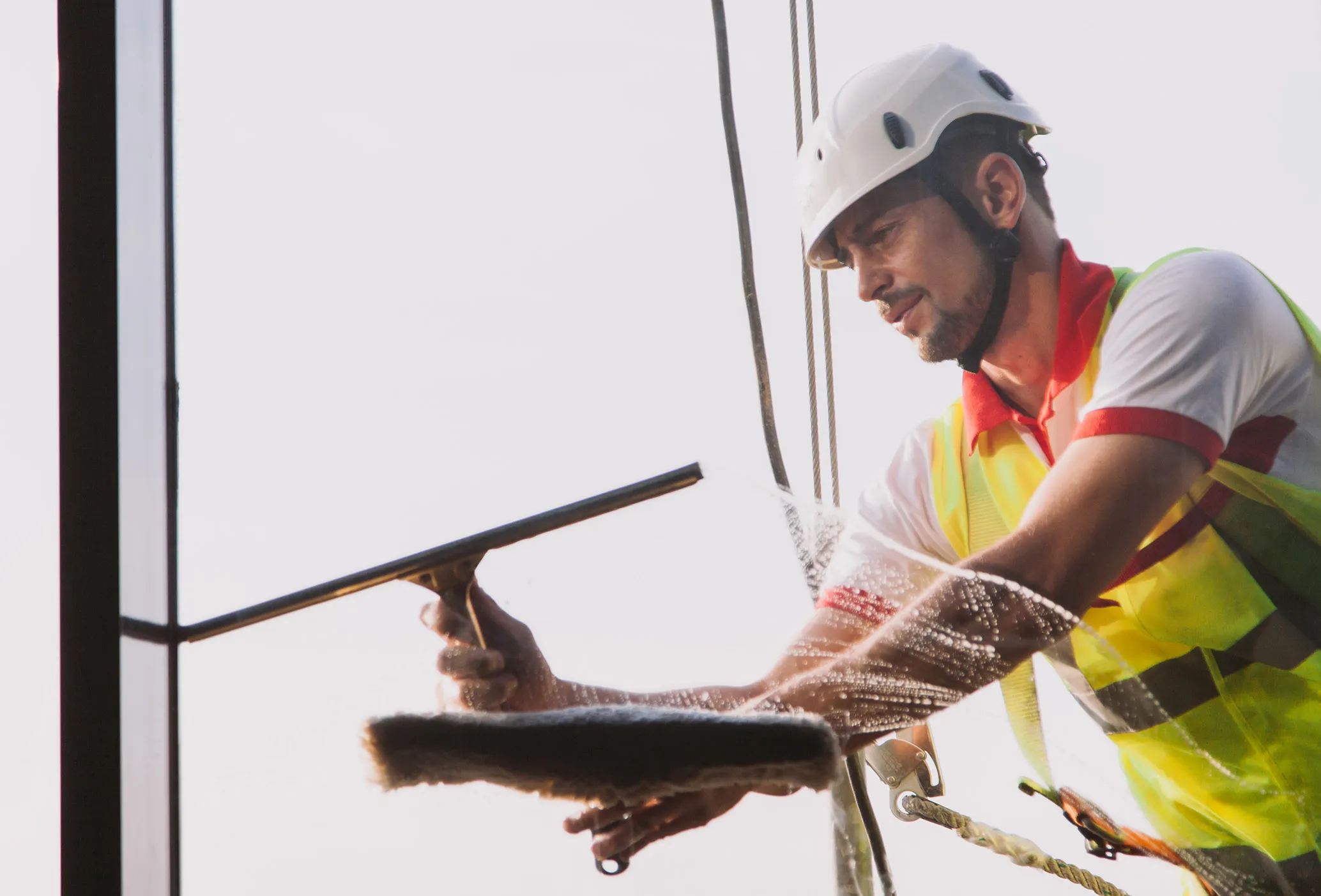 Fensterreinigung Berlin: Für einen klaren Blick nach draußen mit Gebäudeservice Cakmak!