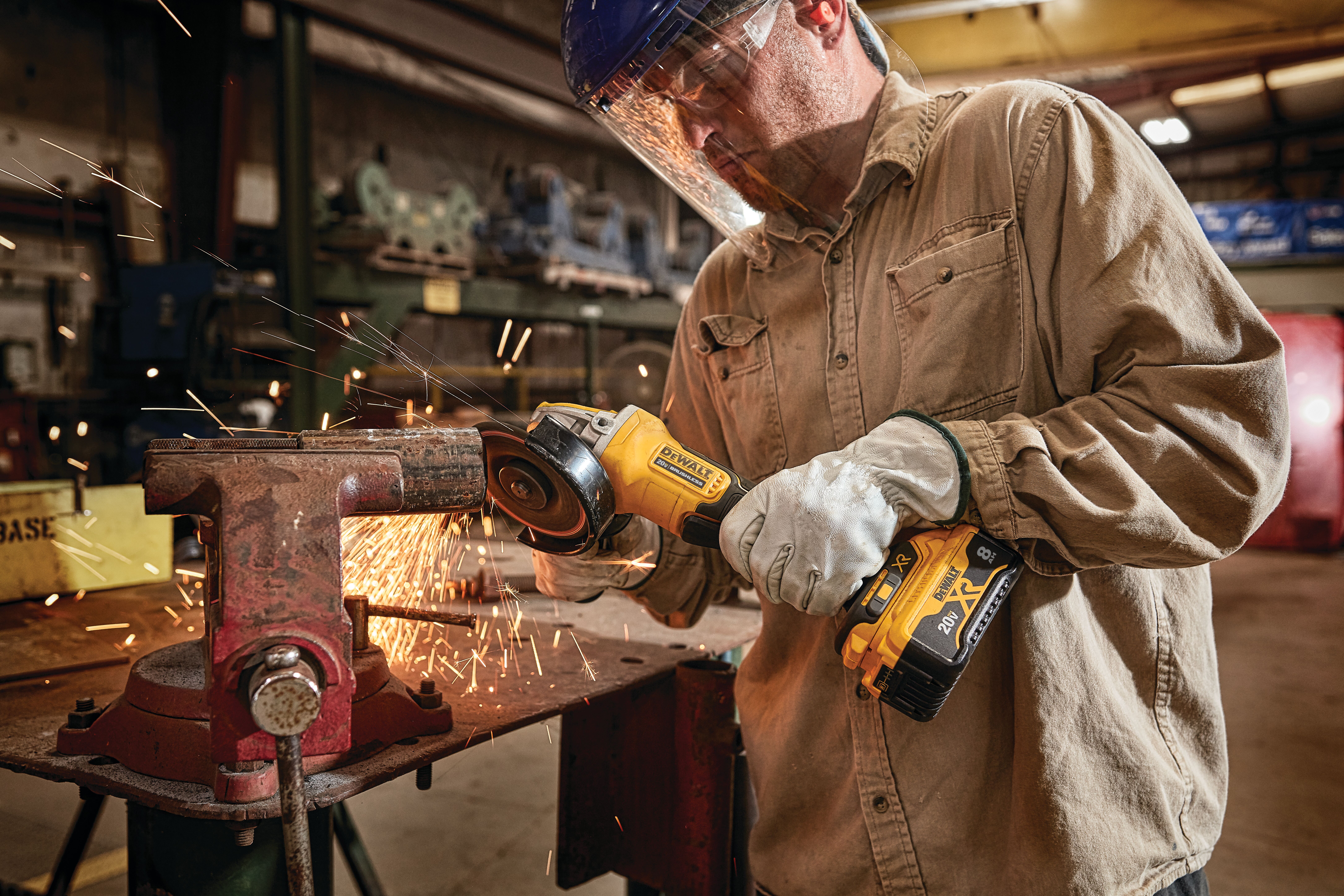 Mit einem DeWalt Winkelschleifer effizient arbeiten