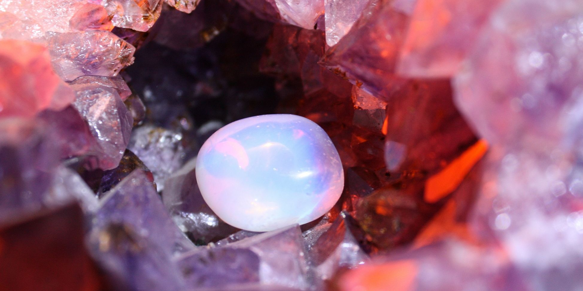 Sanfte Heilenergie erleben – mondstein bei CrystalScents
