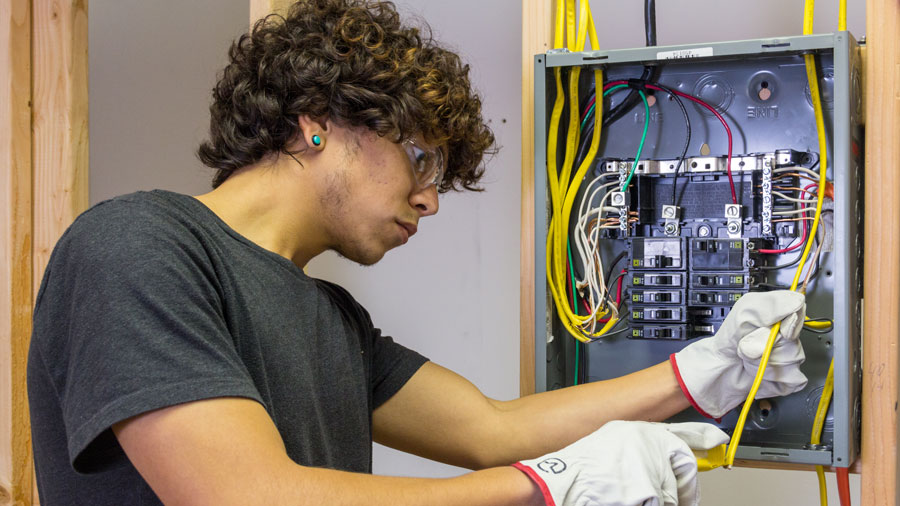 Rechtliche Konsequenzen bei fehlender Prüfung ortsveränderlicher elektrischer Betriebsmittel