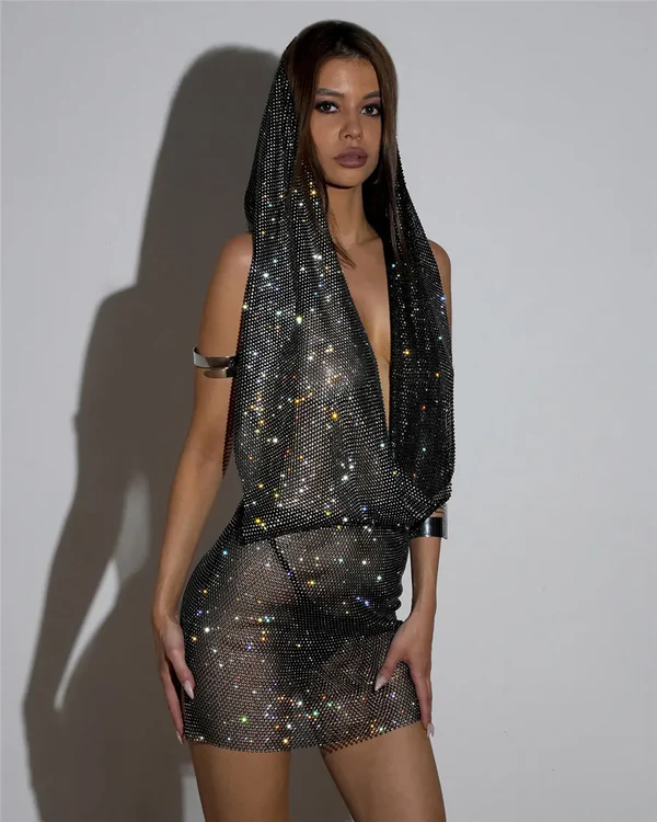 Hebe dich ab mit einem angesagten Partykleid aus der Venga Store Kollektion