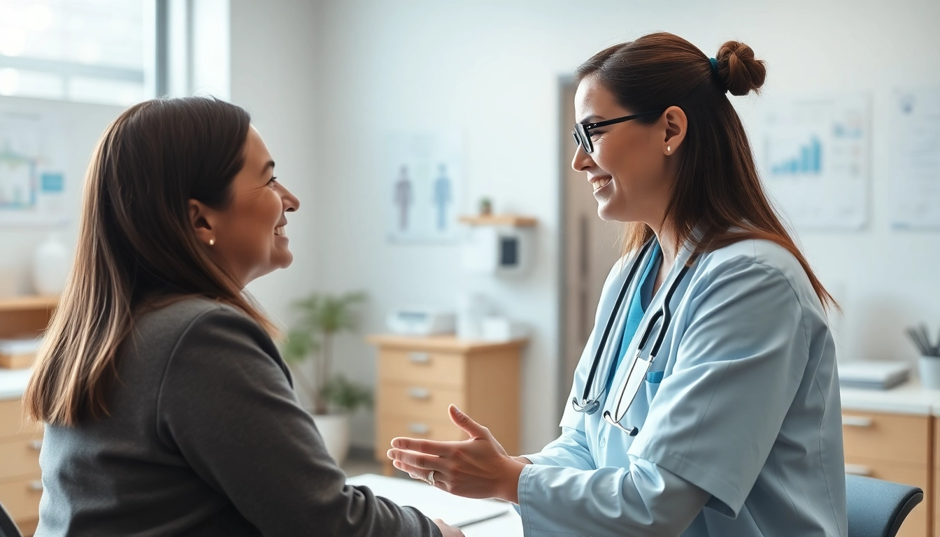 In der Driada Medical Praxis spricht eine Fachkraft mit einem Patienten über Gesundheitsfragen.